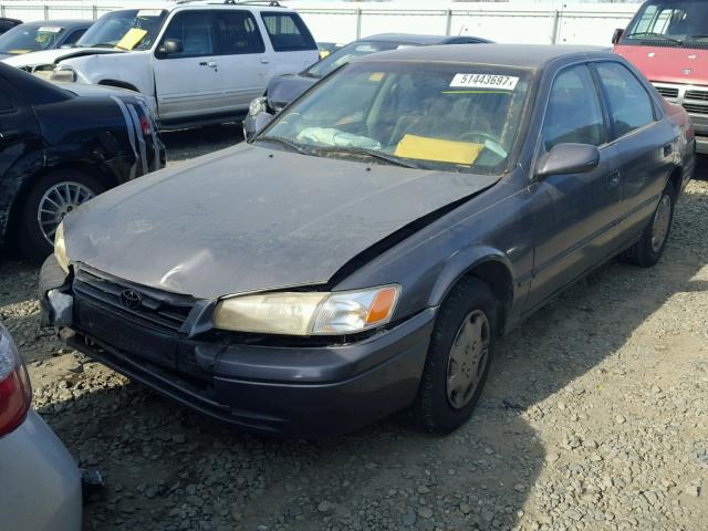 4T1BG22K9WU250140 - 1998 TOYOTA CAMRY CE GRAY photo 2