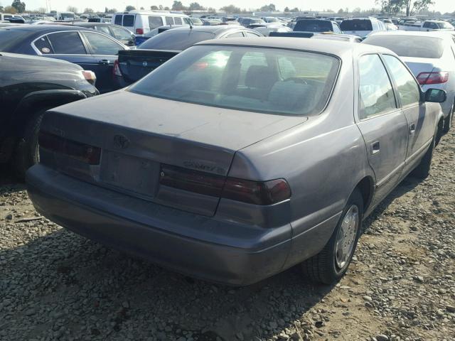 4T1BG22K9WU250140 - 1998 TOYOTA CAMRY CE GRAY photo 4