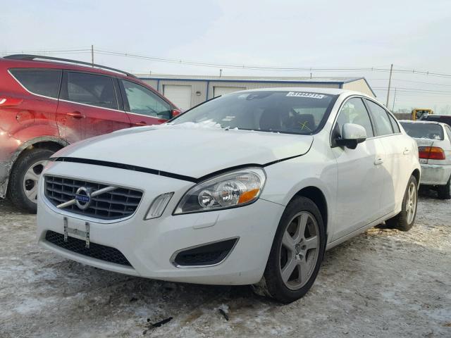 YV1622FS4C2117415 - 2012 VOLVO S60 T5 WHITE photo 2