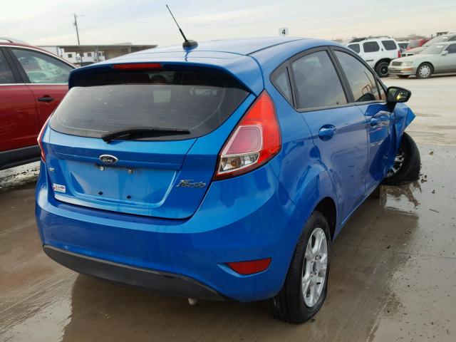 3FADP4EJ2FM126569 - 2015 FORD FIESTA SE BLUE photo 4