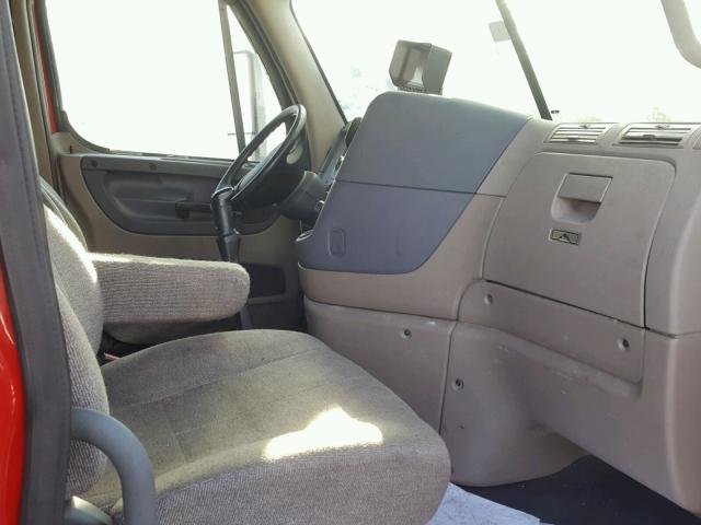 1FUJGLBGXCLBC8235 - 2012 FREIGHTLINER CASCADIA 1 RED photo 5