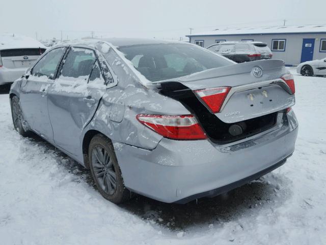 4T1BF1FK8GU613357 - 2016 TOYOTA CAMRY LE ვერცხლისფერი ფოტო 3