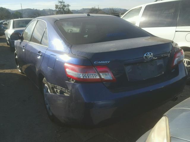 4T1BF3EK9BU749793 - 2011 TOYOTA CAMRY BASE BLUE photo 3