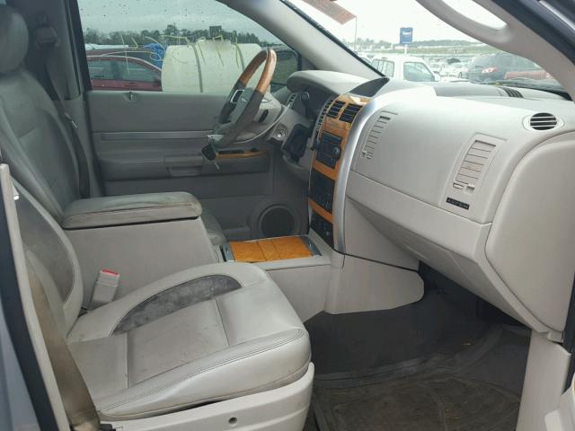 1A8HX58257F503539 - 2007 CHRYSLER ASPEN LIMI SILVER photo 5