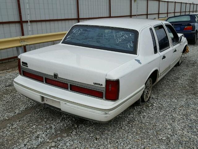 1LNLM81W7TY629436 - 1996 LINCOLN 4D WHITE photo 4