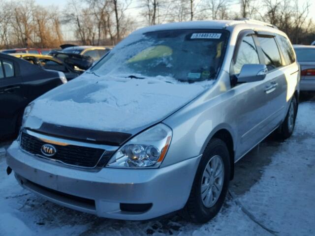 KNDMG4C70C6440556 - 2012 KIA SEDONA LX SILVER photo 2