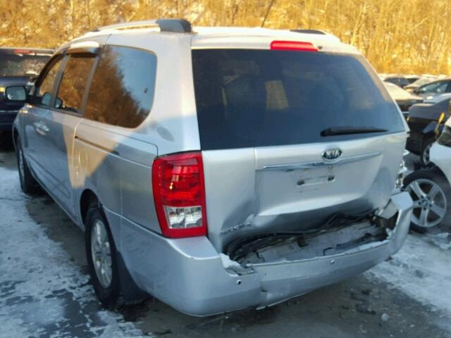 KNDMG4C70C6440556 - 2012 KIA SEDONA LX SILVER photo 3