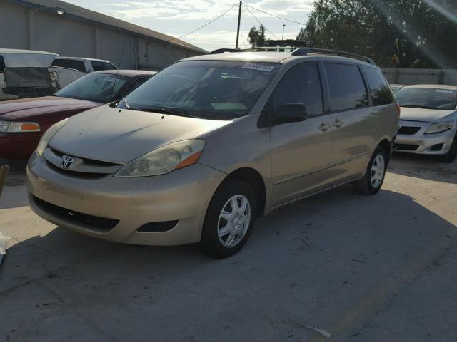 5TDZA23C96S497755 - 2006 TOYOTA SIENNA CE GOLD photo 2