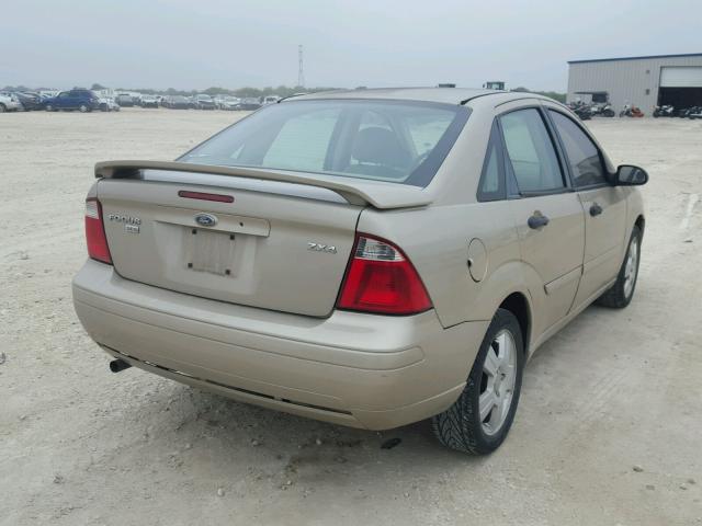 1FAHP34N66W194566 - 2006 FORD FOCUS ZX4 BEIGE photo 4