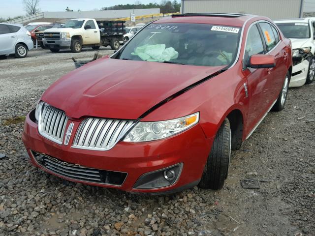 1LNHM93R79G604585 - 2009 LINCOLN MKS RED photo 2