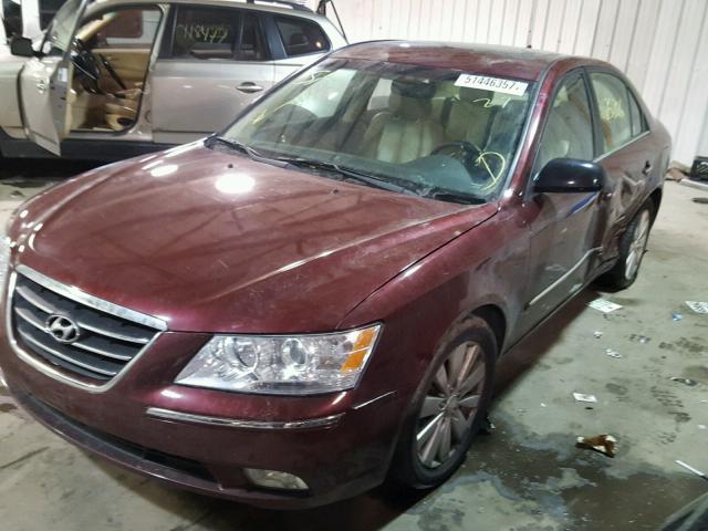 5NPEU46C19H513132 - 2009 HYUNDAI SONATA SE MAROON photo 2