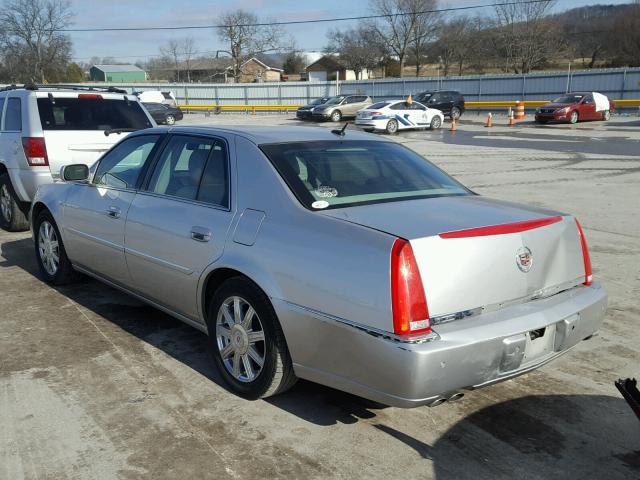 1G6KD57Y58U147377 - 2008 CADILLAC DTS SILVER photo 3