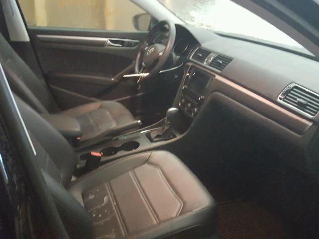 1VWDT7A36HC017709 - 2017 VOLKSWAGEN PASSAT R-L BLACK photo 5