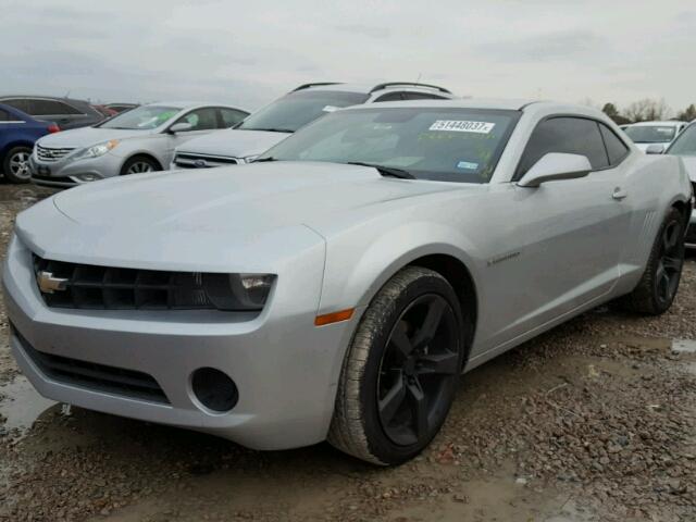 2G1FA1EV5A9195000 - 2010 CHEVROLET CAMARO LS SILVER photo 2