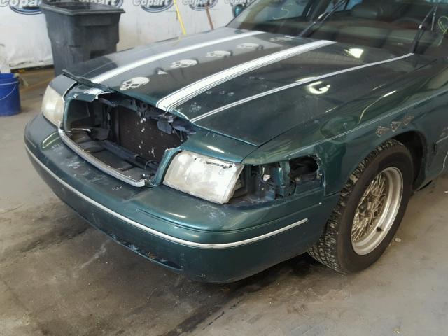 2FAFP74W11X118192 - 2001 FORD CROWN VICT GREEN photo 9