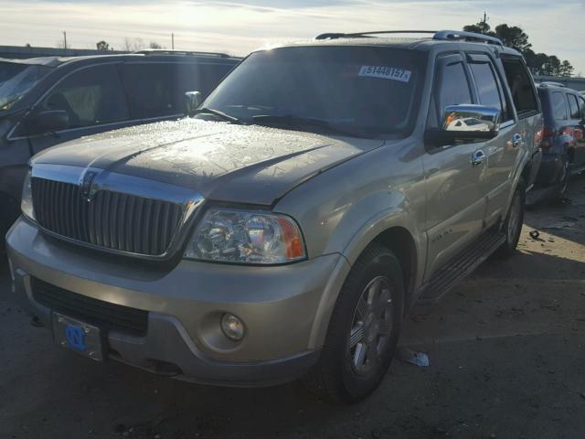 5LMFU28R74LJ15138 - 2004 LINCOLN NAVIGATOR TAN photo 2