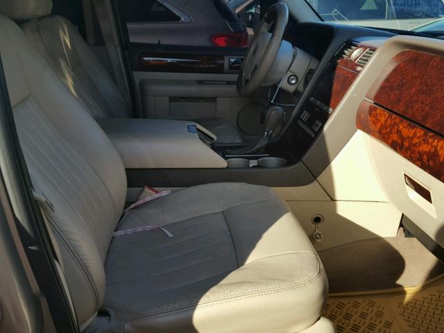 5LMFU28R74LJ15138 - 2004 LINCOLN NAVIGATOR TAN photo 5