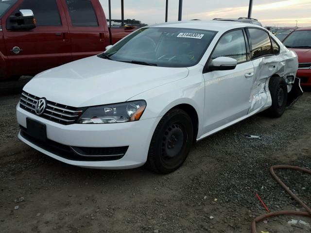 1VWAT7A39FC014819 - 2015 VOLKSWAGEN PASSAT S WHITE photo 2