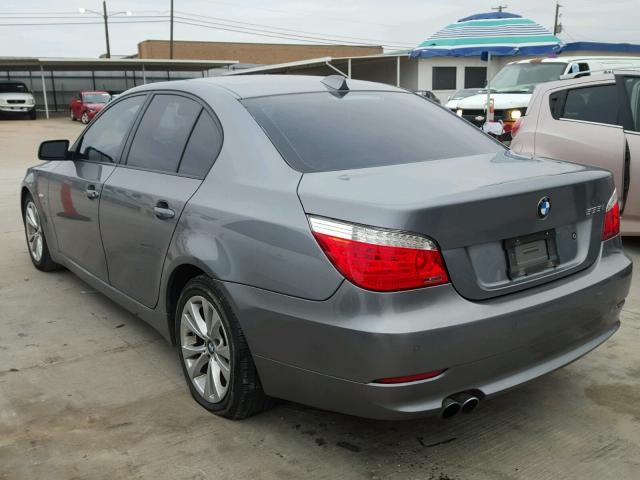 WBANV93559C133171 - 2009 BMW 535 XI GRAY photo 3