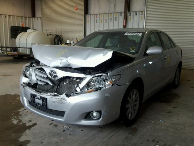 4T4BF3EK4BR211766 - 2011 TOYOTA CAMRY BASE SILVER photo 2