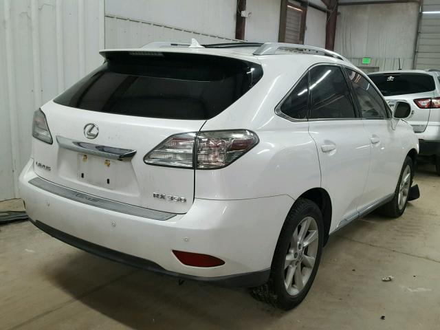 2T2ZK1BA4AC017979 - 2010 LEXUS RX 350 WHITE photo 4