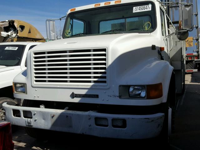 1HTSCAAN8WH548602 - 1998 INTERNATIONAL 4000 4700 WHITE photo 2