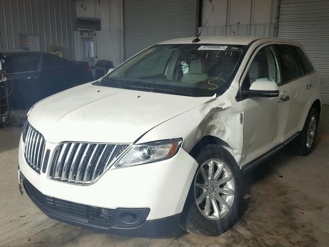 2LMDJ6JK0CBL07897 - 2012 LINCOLN MKX WHITE photo 2