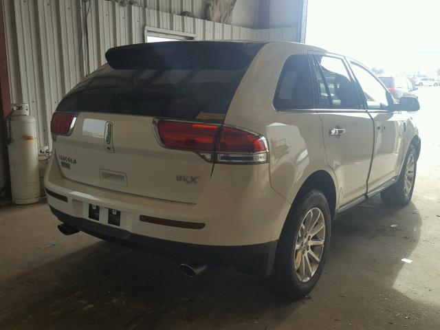 2LMDJ6JK0CBL07897 - 2012 LINCOLN MKX WHITE photo 4