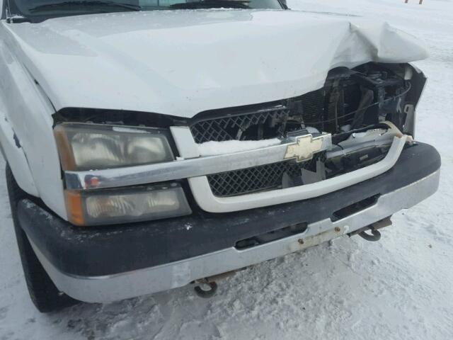 1GCGK23U74F164013 - 2004 CHEVROLET SILVERADO WHITE photo 9