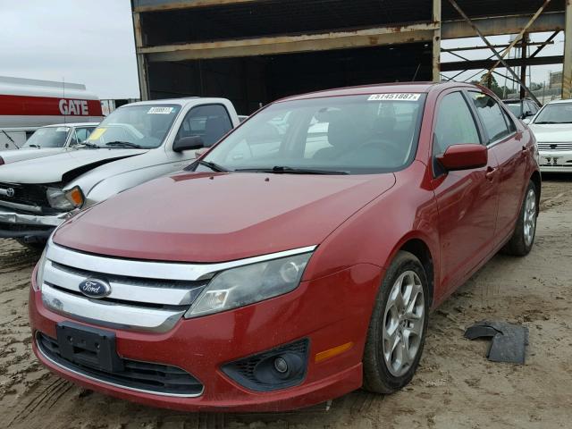 3FAHP0HA4AR127269 - 2010 FORD FUSION SE RED photo 2