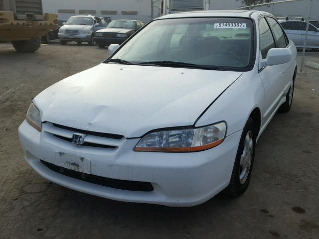 JHMCG6670XC030543 - 1999 HONDA ACCORD EX WHITE photo 2