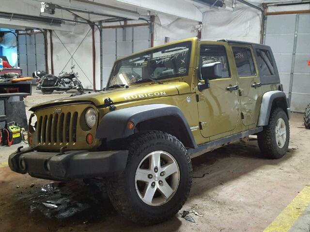 1J4GA69158L554875 - 2008 JEEP WRANGLER U GREEN photo 2