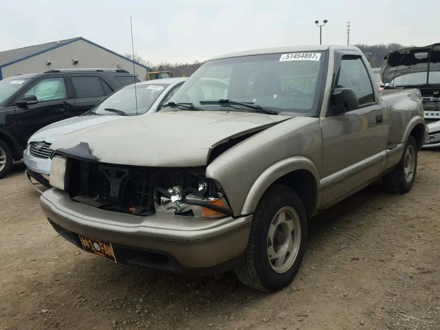 1GTCS1448W8535338 - 1998 GMC SONOMA GOLD photo 2