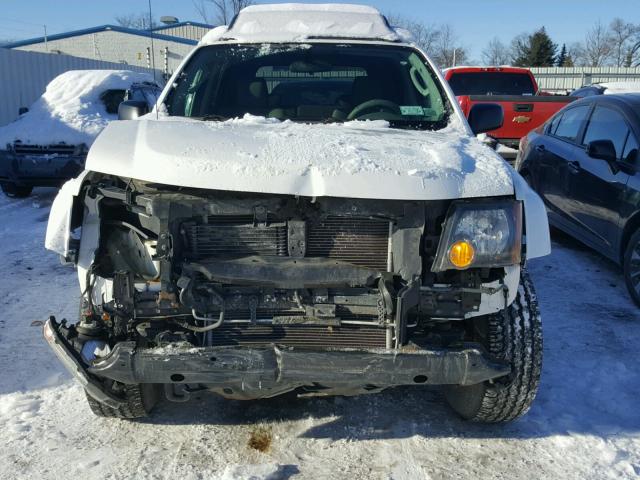 5N1AN0NW0BC519730 - 2011 NISSAN XTERRA OFF WHITE photo 9