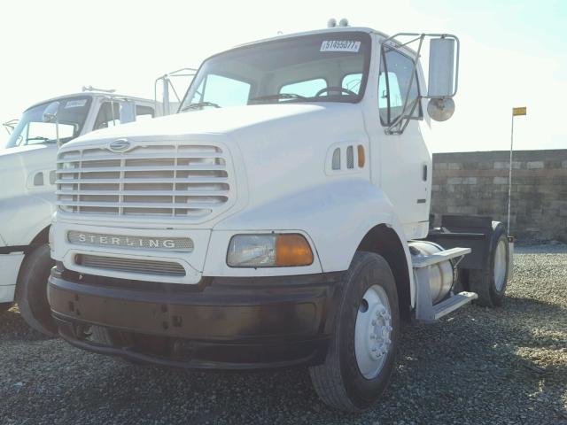 2FWBA2CG55AN84594 - 2005 STERLING TRUCK A 9500 WHITE photo 2