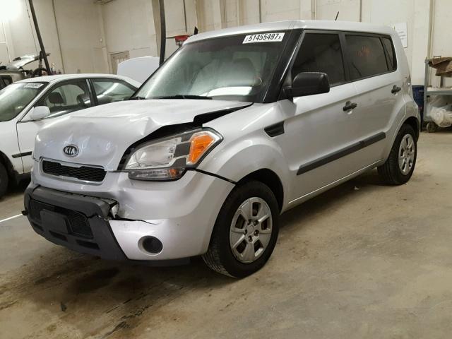 KNDJT2A11B7294307 - 2011 KIA SOUL SILVER photo 2