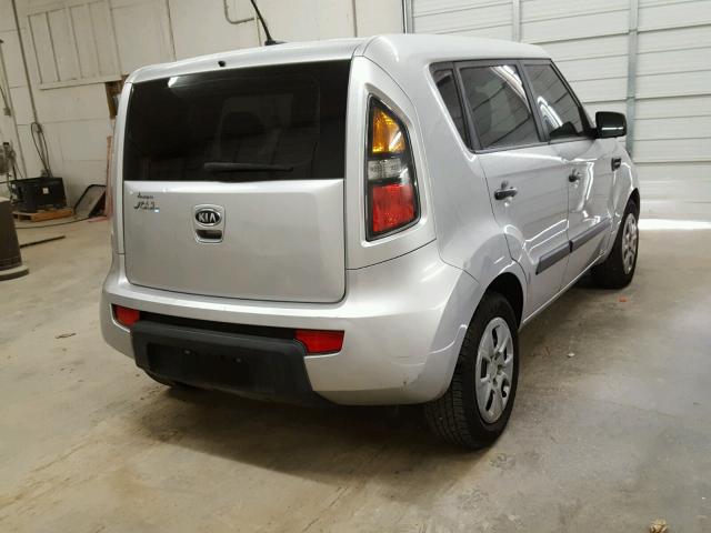 KNDJT2A11B7294307 - 2011 KIA SOUL SILVER photo 4