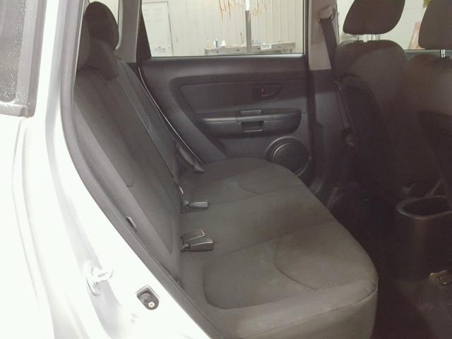 KNDJT2A11B7294307 - 2011 KIA SOUL SILVER photo 6