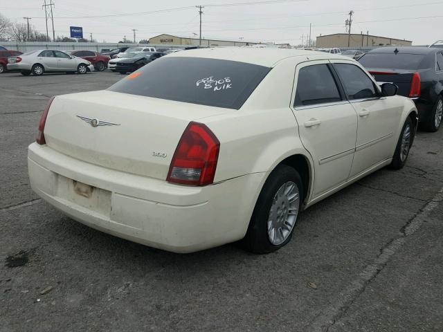 2C3KA43R77H731428 - 2007 CHRYSLER 300 WHITE photo 4