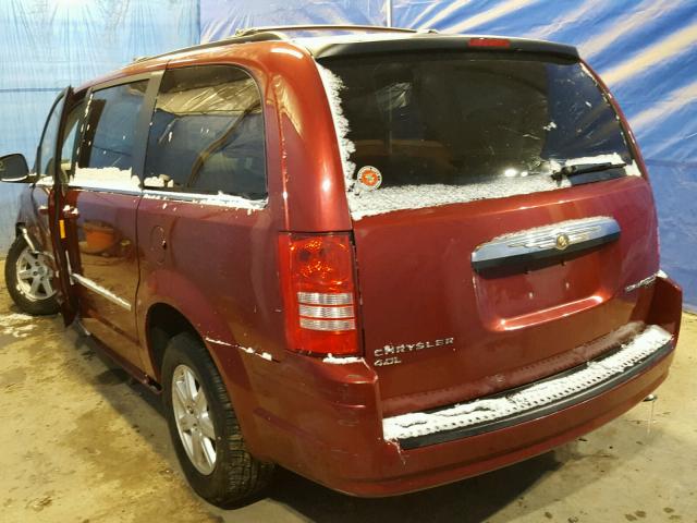 2A4RR5DX3AR405739 - 2010 CHRYSLER TOWN & COU RED photo 3