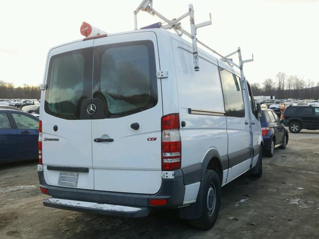 WD3PE7CC6A5479022 - 2010 MERCEDES-BENZ SPRINTER 2 WHITE photo 4