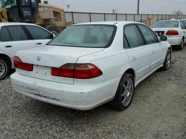 1HGCG555XXA122820 - 1999 HONDA ACCORD EX WHITE photo 4