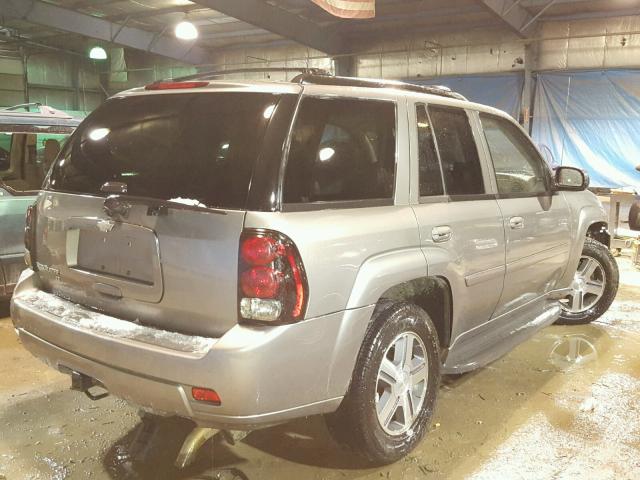 1GNDT13S082163847 - 2008 CHEVROLET TRAILBLAZE GRAY photo 4