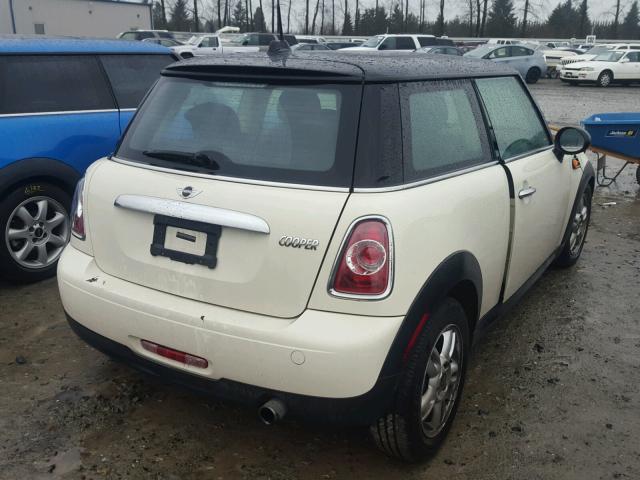 WMWSU3C55DT546025 - 2013 MINI COOPER WHITE photo 4