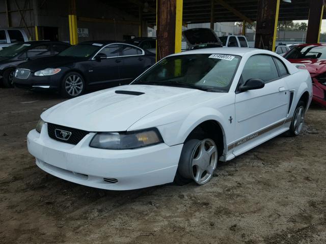 1FAFP40472F188828 - 2002 FORD MUSTANG WHITE photo 2