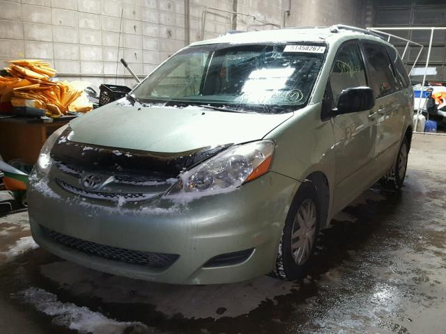 5TDZK23C18S131272 - 2008 TOYOTA SIENNA CE GREEN photo 2