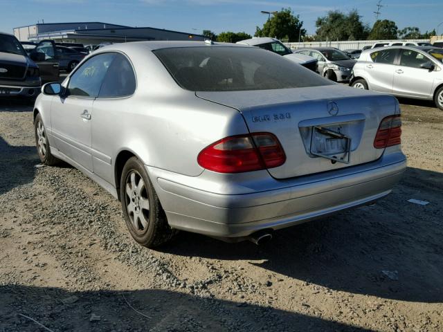 WDBLJ65G02T121470 - 2002 MERCEDES-BENZ CLK 320 SILVER photo 3