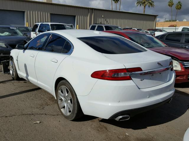 SAJWA0FB1BLR93902 - 2011 JAGUAR XF WHITE photo 3