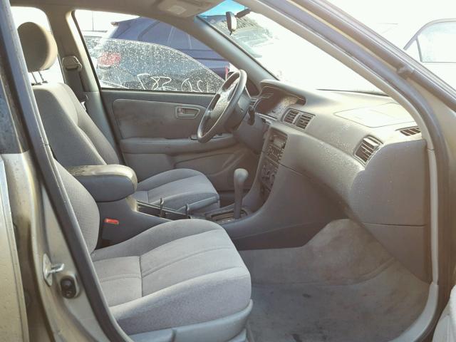 JT2BG22K5Y0388474 - 2000 TOYOTA CAMRY CE GRAY photo 5