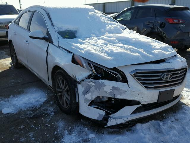 5NPE24AF7FH033065 - 2015 HYUNDAI SONATA SE WHITE photo 1